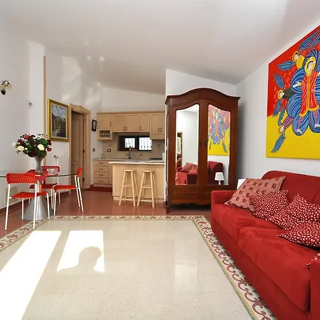 Clary * Taviano (Lecce)